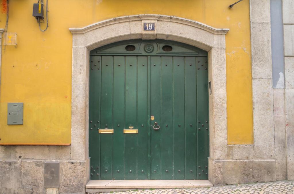 Ginjinha House - 4 Rooms - Bairro Alto - with AC! room 2